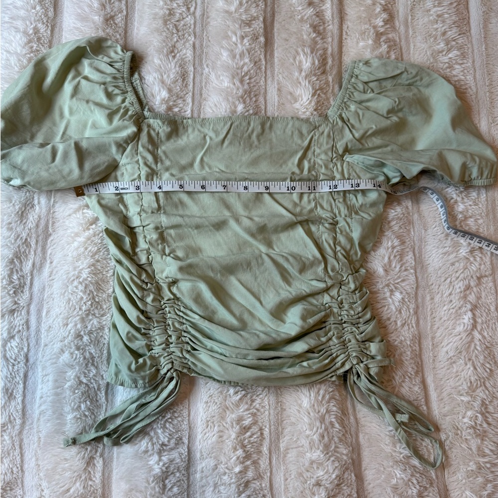Smocked top blouse shirt ruched sides no size tag green puff sleeve